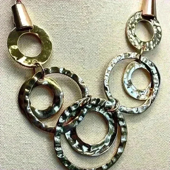 Vintage Statement Gold Tone Necklace with Hammered Rings Detail - Picture 2 of 3